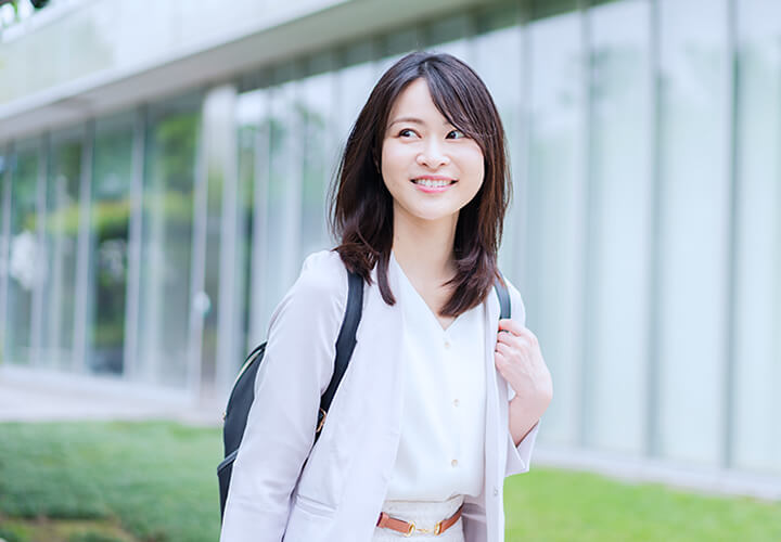 北柏駅北口降りてすぐ